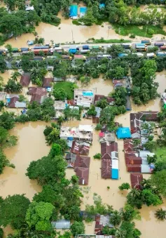 Lũ lụt nghiêm trọng, 300.000 người dân Bangladesh phải sơ tán khẩn cấp