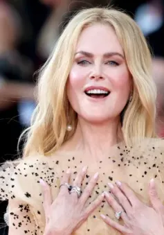 Nicole Kidman nhận tràng pháo tay kéo dài 6,5 phút LHP Venice