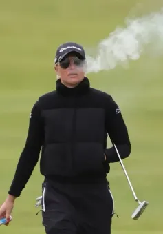 AIG Women's Open 2024: Charley Hull dẫn đầu sau vòng đấu kéo dài 6 giờ đồng hồ