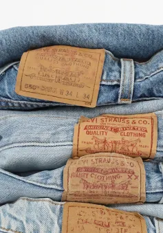 5 sai lầm phổ biến khiến quần jeans nhanh hỏng mà bạn nên tránh