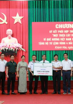 Bàn giao 100.000 cây xanh cho Vùng 4 Hải quân