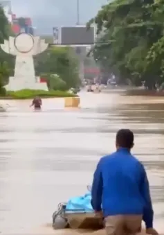 Nước sông Lô qua TP Tuyên Quang vượt báo động 3 gây ngập úng tất cả tuyến đường chính