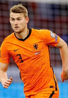 Màn trình diễn thảm họa của Matthijs de Ligt cùng tuyển Hà Lan