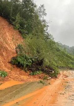 Hàng trăm điểm sạt lở đất tại Cao Bằng, giao thông chia cắt