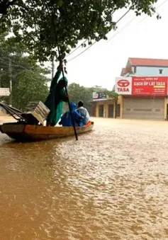 Lũ trên sông Gianh lên nhanh, nguy cơ ngập lụt nhiều nơi