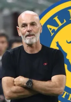 HLV Stefano Pioli cập bến Al Nassr