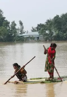 Hàng trăm nghìn người mắc kẹt do lũ lụt ở Bangladesh