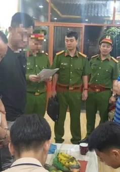 Người bán cháo lòng “nổ” là Cục phó C02 lừa “chạy án”