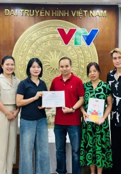 Hội người Việt nam thành phố Lutherstadt Wittenberg và vùng phụ cận tại CHLB Đức ủng hộ khắc phục sau bão lũ 60 triệu đồng