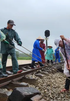 Hơn 1,3 km đường sắt bị xói lở, cuốn trôi do bão số 6