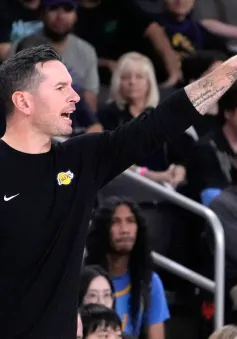 Khởi đầu ấn tượng của HLV JJ Redick tại Los Angeles Lakers