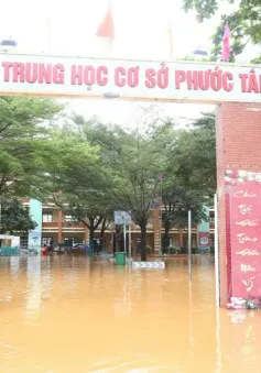 Đồng Nai: Vệ sinh trường lớp, đón học sinh trở lại khi nước lũ rút