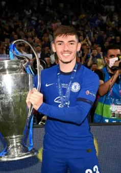 Chelsea có đang "bỏ lỡ" một ngôi sao? Billy Gilmour đủ sức chơi cho Man City và Arsenal!