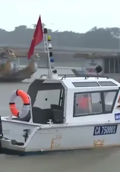 Tuần tra, kiểm soát an toàn giao thông đường thủy mùa mưa bão tại Thừa Thiên Huế