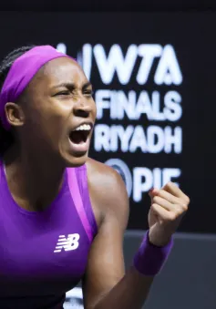 Đánh bại Aryna Sabalenka, Coco Gauff vào chung kết WTA Finals