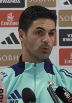 Mikel Arteta thừa nhận sai lầm khi không sử dụng Sterling trước đại chiến Chelsea!