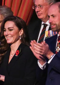 Công nương Kate Middleton xuất hiện với tinh thần phấn chấn sau cuộc chiến chống ung thư