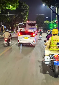 Cảnh sát giao thông Hà Nội hóa trang, xuyên đêm ngăn chặn, bắt giữ ''quái xế''