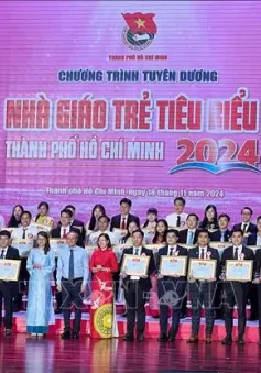 Ngày Nhà giáo Việt Nam: Những người 'đưa đò' cần mẫn, không ngại khó khăn