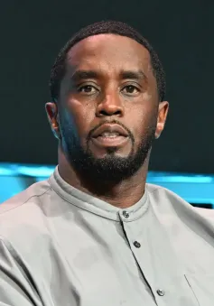 Sean "Diddy" Combs tố cáo bị "đột kích" phòng giam