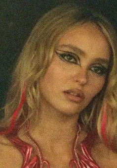 Lily-Rose Depp vẫn yêu thích The Idol bất chấp tai tiếng