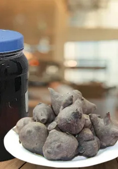 Uống nhầm rượu xoa bóp, người đàn ông phải nhập viện
