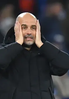 Man City thắng lớn nhưng Pep Guardiola “đứng ngồi không yên” vì hung tin kép