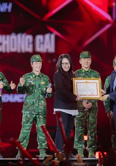 Đài Truyền hình Việt Nam trao tặng bằng khen cho chương trình 'Anh trai vượt ngàn chông gai'