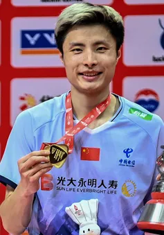 Shi Yuqi đánh bại Anders Antonsen để vô địch BWF World Tour Finals