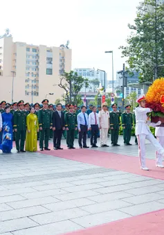 TP Hồ Chí Minh báo công Chủ tịch Hồ Chí Minh