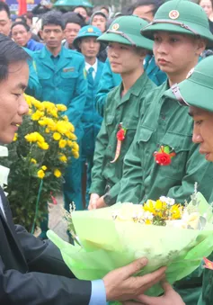 Hàng nghìn thanh niên TP Huế lên đường nhập ngũ