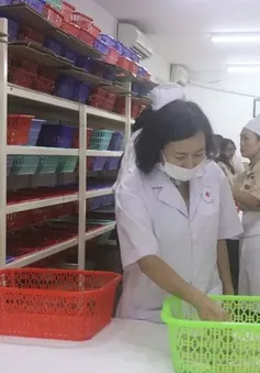 Phòng tránh ngộ độc thực phẩm khi thời tiết giao mùa