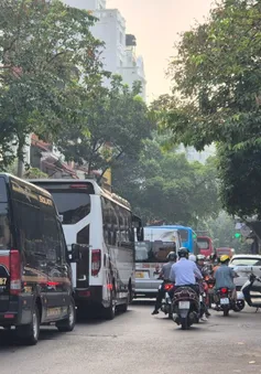 Hà Nội cấm xe trên 16 chỗ theo giờ, giảm ùn tắc phố cổ