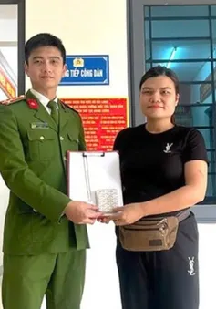 Nhặt được túi chứa vàng, đem nộp Công an nhờ trả lại