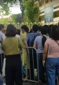 Hà Nội: Không để xảy ra tình trạng phụ huynh xếp hàng nộp hồ sơ