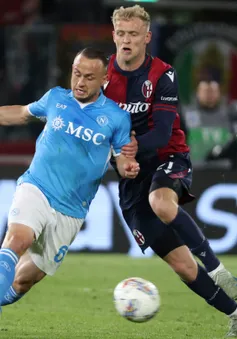 Napoli chia điểm với Bologna trên sân khách