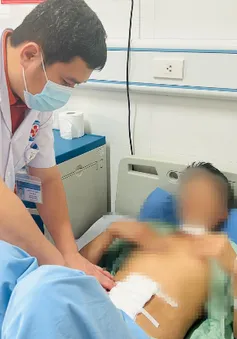 Cấp cứu bệnh nhân đứt động tĩnh mạch thượng vị, sốc mất máu