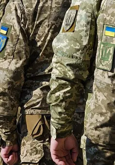 Ukraine tiếp tục gia hạn thiết quân luật