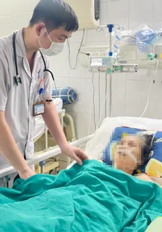 Hồi sinh cụ bà hôn mê, sốc tim do nhồi máu cơ tim cấp