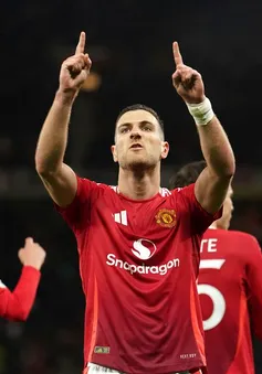 Man Utd giành vé vào bán kết Europa League sau trận thắng nghẹt thở