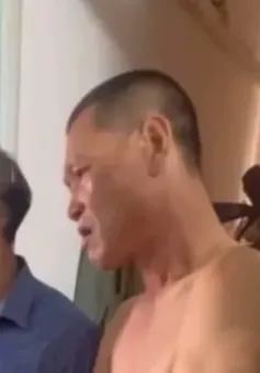 Khống chế đối tượng dùng dao đâm người rồi cố thủ trong chung cư