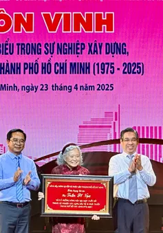 TP Hồ Chí Minh vinh danh những người Việt Nam ở nước ngoài tiêu biểu trong 50 năm xây dựng và phát triển