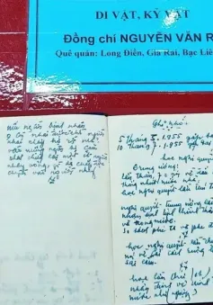 Bàn giao di vật, kỷ vật cho thân nhân liệt sĩ