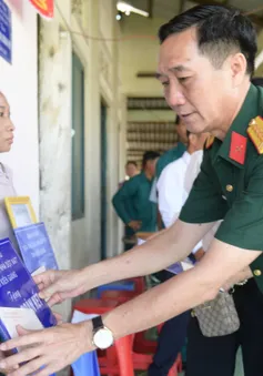 Bộ Chỉ huy Quân sự tỉnh Kiên Giang bàn giao 100 căn nhà xóa nhà tạm, dột nát