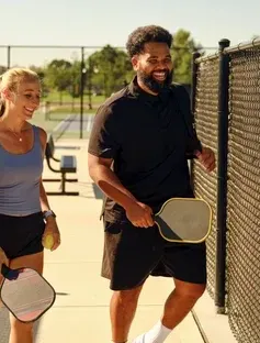 Lợi ích sức khỏe bất ngờ của việc chơi pickleball