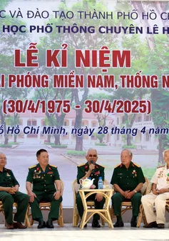 Những người lính xe tăng 390 huyền thoại giao lưu cùng học sinh TP Hồ Chí Minh
