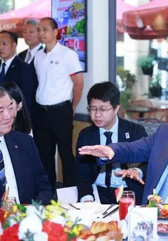 Hai Thủ tướng Việt Nam - Nhật Bản thưởng thức cà phê, tham quan Bảo tàng Lịch sử