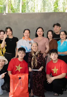 Người trẻ tri ân Mẹ Việt Nam anh hùng qua những bức ảnh nghệ thuật
