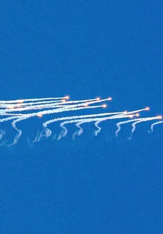 Mãn nhãn màn trình diễn của tiêm kích Su-30MK2 chào mừng Đại lễ 30/4