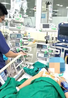 Bé gái 7 tuổi nguy kịch vì uốn ván sau chấn thương bàn chân